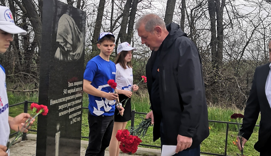 Анатолий Жданов принял участие в митинге, посвященном Дню единых действий в память о геноциде советского народа в годы Великой Отечественной войны.