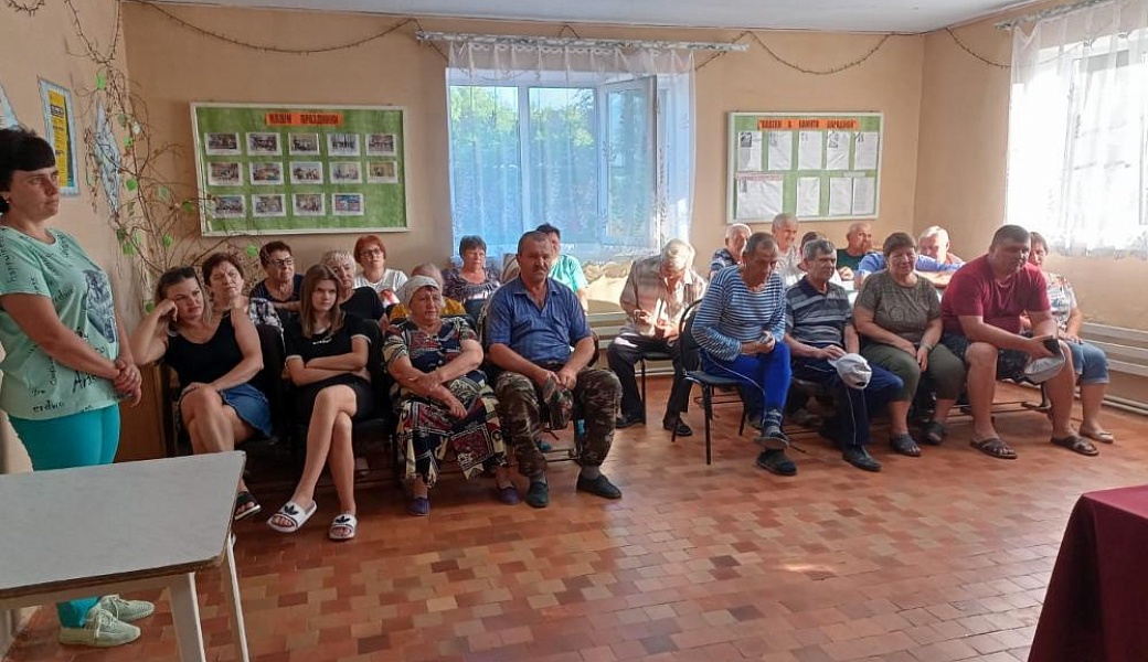 Встречи с населением помогают решать проблемы сельских жителей.
