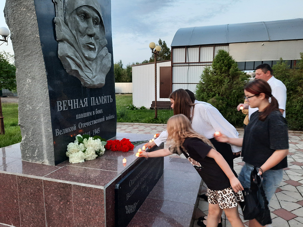 Подвиг ваш бессмертен.