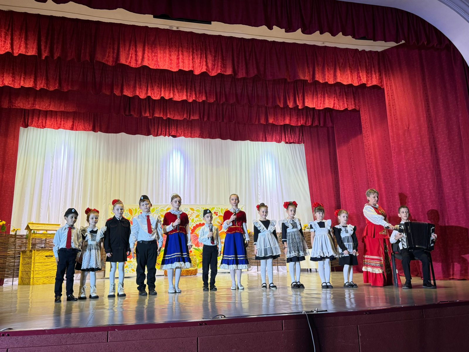 Конкурс юной казачки.