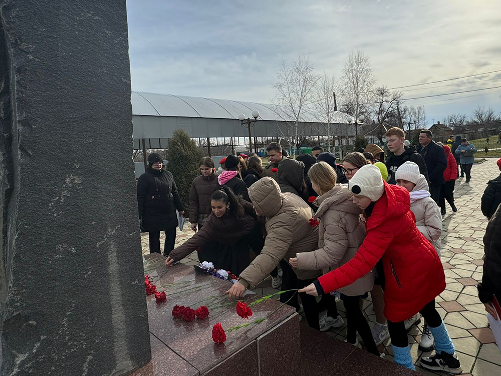 Памятные митинги, посвященные освобождению населенных пунктов Новоалександровского района от немецко-фашистских захватчиков.