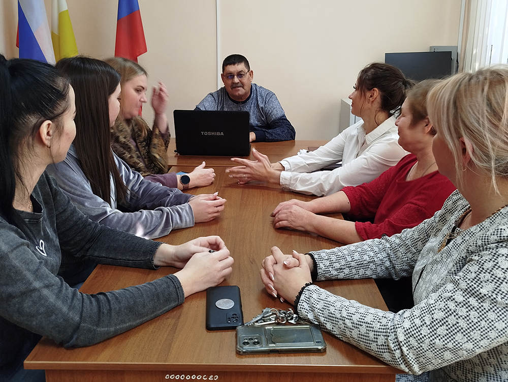 Депутаты Совета депутатов Новоалександровского муниципального округа проводят приемы граждан по вопросам социальной поддержки.