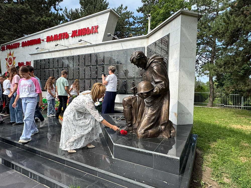 Памяти павшим - память живых.