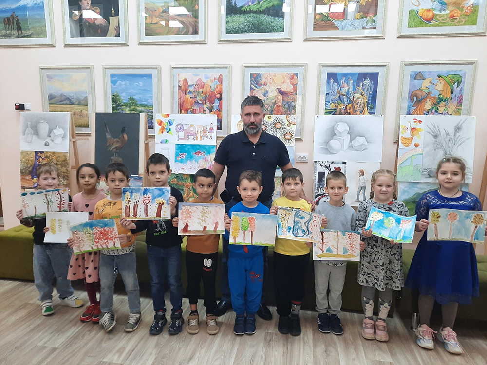 Знакомство детей с художниками.