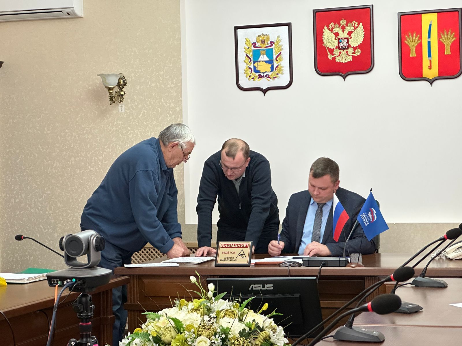 Секретарь Новоалександровского местного отделения Партии «ЕДИНАЯ РОССИЯ» провел прием по личным вопросам.