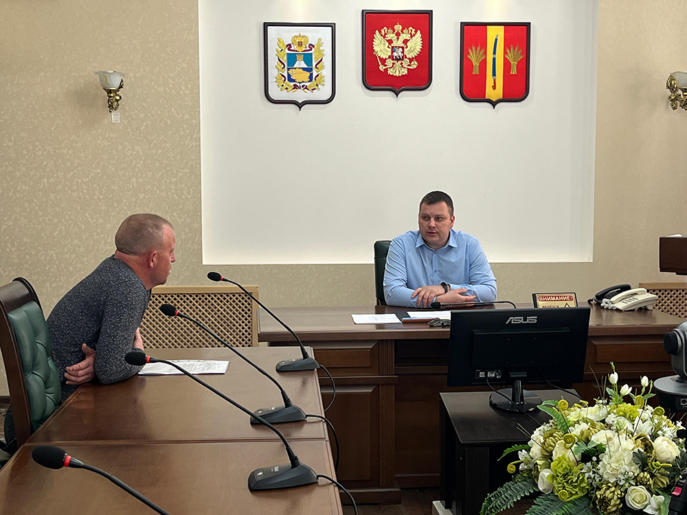 Секретарь Новоалександровского местного отделения Партии «ЕДИНАЯ РОССИЯ» провел очередной прием граждан.