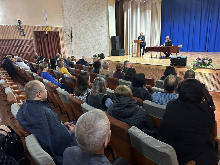 Встреча с населением Радужского территориального отдела. Встреча с населением Радужского территориального отдела.