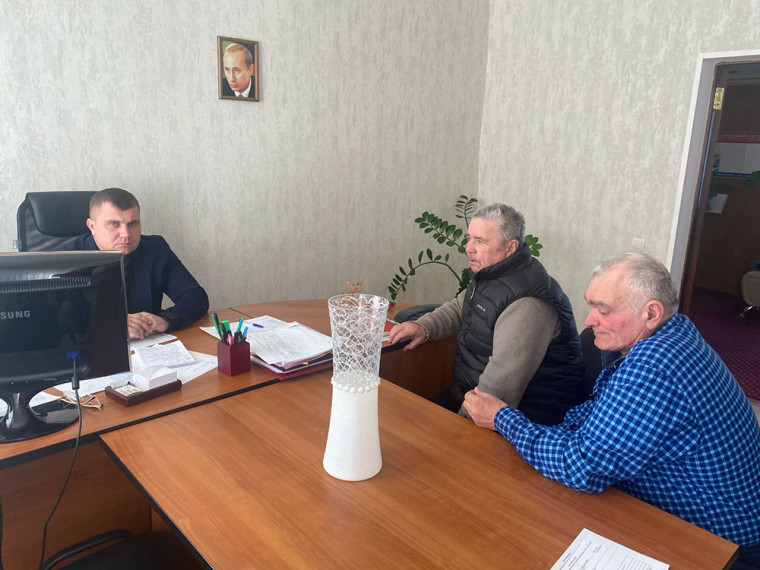 Депутат Совета депутатов Новоалександровского муниципального округа провел прием граждан по личным вопросам. Депутат Совета депутатов Новоалександровского муниципального округа провел прием граждан по личным вопросам.