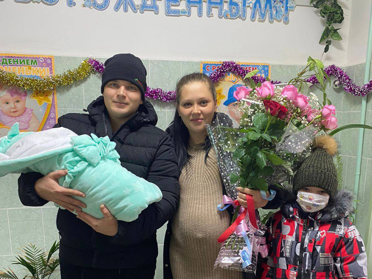 В Новоалександровском округе в 2024 году первым родился мальчик. В Новоалександровском округе в 2024 году первым родился мальчик.