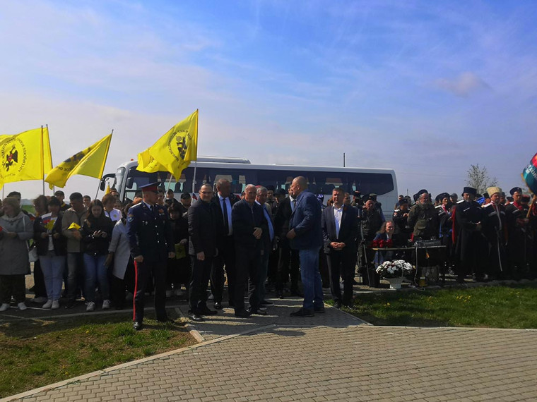 В Красногвардейском районе отметили 250 годовщину легендарной битвы атамана Платова на реке Калалы. В Красногвардейском районе отметили 250 годовщину легендарной битвы атамана Платова на реке Калалы.