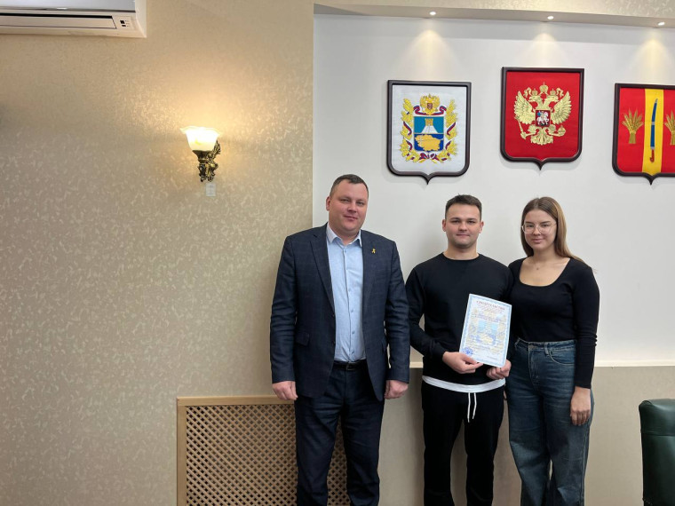 Свои жилищные условия с помощью господдержки улучшит молодая семья из Новоалександровского округа. Свои жилищные условия с помощью господдержки улучшит молодая семья из Новоалександровского округа.