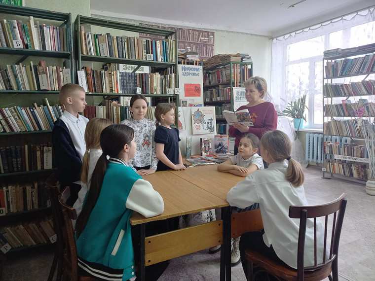 Читать, чтобы помнить о войне. Читать, чтобы помнить о войне.