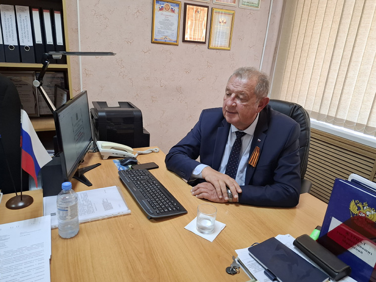 Депутат Думы Ставропольского края Анатолий Жданов провел прием граждан по вопросам старшего поколения. Депутат Думы Ставропольского края Анатолий Жданов провел прием граждан по вопросам старшего поколения.