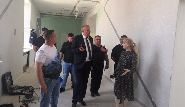 Капитальный ремонт школы на контроле у депутата Думы Ставропольского края Анатолия Жданова. Капитальный ремонт школы на контроле у депутата Думы Ставропольского края Анатолия Жданова.