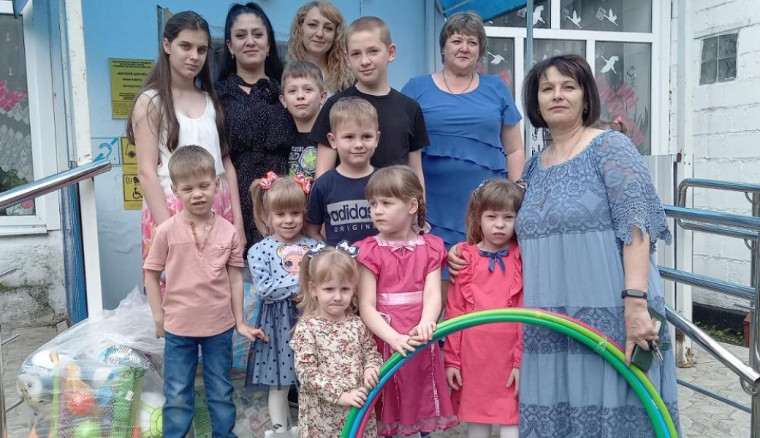 Подарки к празднику детства от депутата Думы Ставропольского края Анатолия Жданова. Подарки к празднику детства от депутата Думы Ставропольского края Анатолия Жданова.