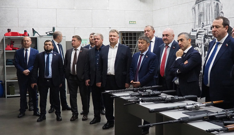 Депутат Думы Ставропольского края Анатолий Жданов посетил центр военно-спортивной подготовки «Кавказ». Депутат Думы Ставропольского края Анатолий Жданов посетил центр военно-спортивной подготовки «Кавказ».