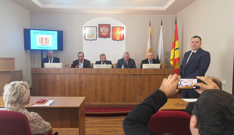 Анатолий Жданов: сегодня был избран новый Глава Новоалександровского городского округа. Анатолий Жданов: сегодня был избран новый Глава Новоалександровского городского округа.
