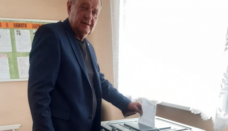 Анатолий Жданов проголосовал на выборах депутатов Совета депутатов Новоалександровского городского округа Ставропольского края второго созыва. Анатолий Жданов проголосовал на выборах депутатов Совета депутатов Новоалександровского городского округа Ставропольского края второго созыва.