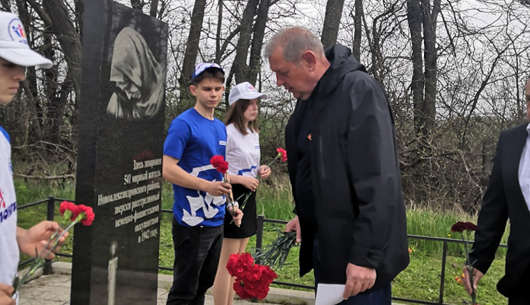 Анатолий Жданов принял участие в митинге, посвященном Дню единых действий в память о геноциде советского народа в годы Великой Отечественной войны. Анатолий Жданов принял участие в митинге, посвященном Дню единых действий в память о геноциде советского народа в годы Великой Отечественной войны.