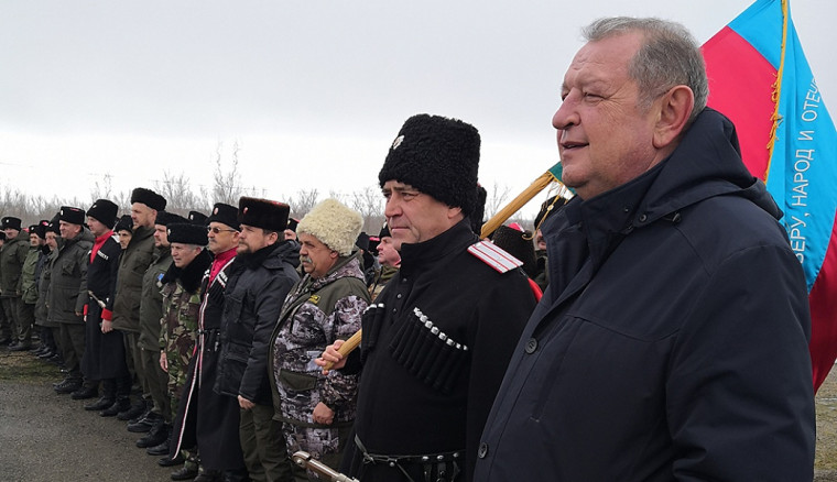 Панихида в память по невинно убиенным казакам. Панихида в память по невинно убиенным казакам.