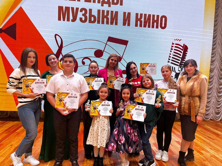 Творческие вокальные таланты Новоалександровского района приняли участие в региональном конкурсе «Легенды музыки и кино». Творческие вокальные таланты Новоалександровского района приняли участие в региональном конкурсе «Легенды музыки и кино».