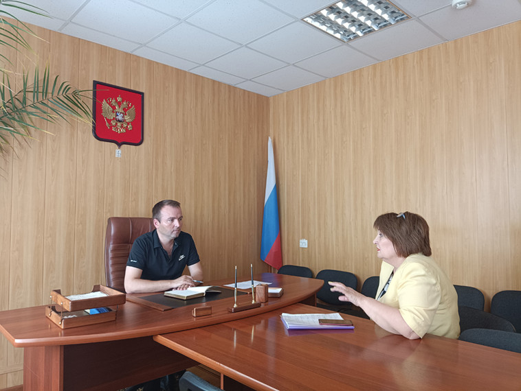 В Новоалександровском муниципальном округе декаду приемов граждан продолжили тематические приемы по вопросам ЖКХ. В Новоалександровском муниципальном округе декаду приемов граждан продолжили тематические приемы по вопросам ЖКХ.